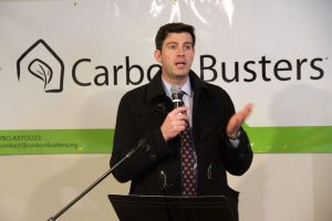  Mayor Don Iveson of Edmonton, Alberta celebrates his city's first carbon neutral, net-zero garage suite.