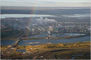 An oilsands facility bordering the Athabasca River. 