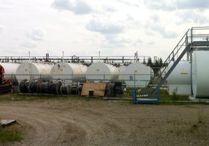 Diesel fuel farm (500,000 L) in Kasabonika Lake First Nation (Northern Ontario).