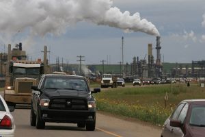 Traffic near the Syncrude production site. Photo: Julia Kilpatrick, Pembina Institute.