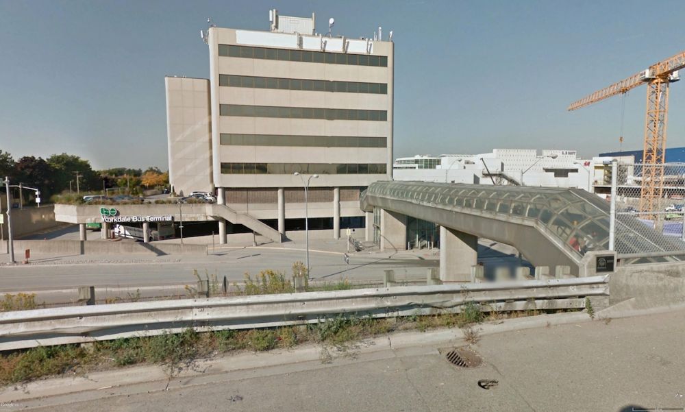 Entrance to Yorkdale subway station