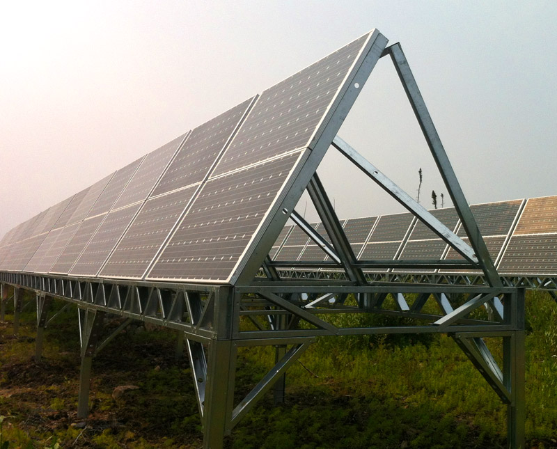 Hybrid 20 kW solar PV / 50 kW diesel system in Wawakapewin First Nation.