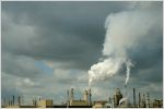 Smokestack emissions at oilsands facility