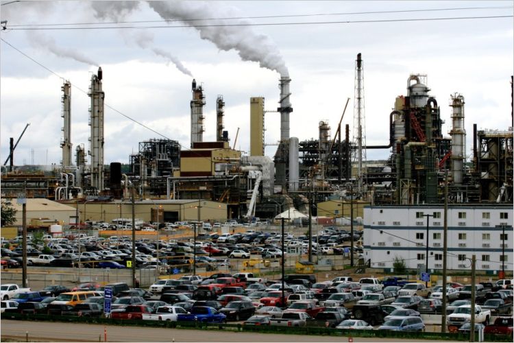 Oilsands refinery in Fort McMurray