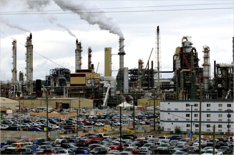 Oilsands refinery in Fort McMurray